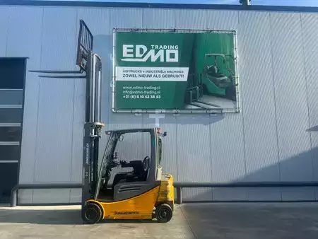 Eléctrica de 4 ruedas 2019  Jungheinrich EFG320 Heftruck (2)