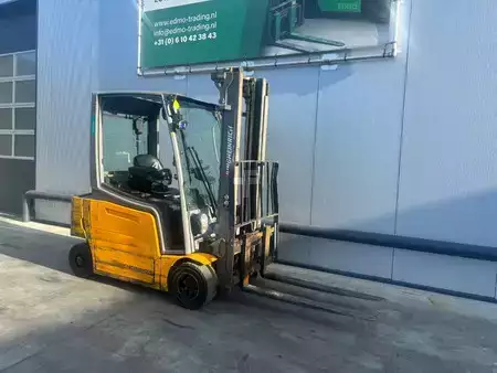 Eléctrica de 4 ruedas 2019  Jungheinrich EFG320 Heftruck (4)