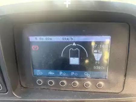 Eléctrica de 4 ruedas 2019  Jungheinrich EFG320 Heftruck (5)