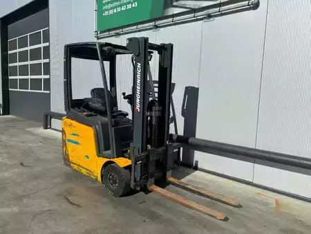 Carrelli elettrici 4 ruote 2010  Jungheinrich EFG 215 Heftruck (2)