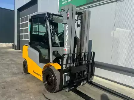 Carretilla elevadora diésel 2017  Jungheinrich DFG425 Heftruck Diesel (2)