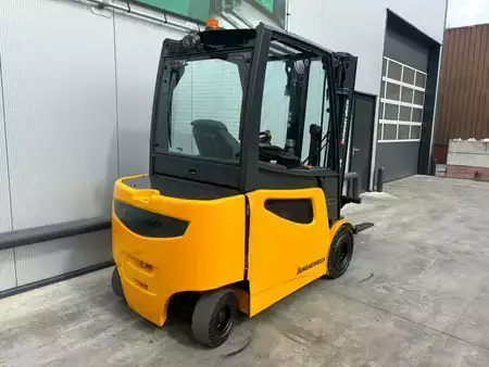 4-wiel elektrische heftrucks 2013  Jungheinrich EFG425s Heftruck (5)