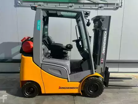 LPG Forklifts 2016  Jungheinrich TFG320s Heftruck (2)