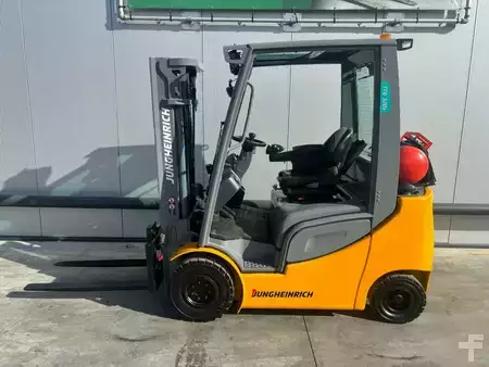 LPG Forklifts 2016  Jungheinrich TFG320s Heftruck (5)