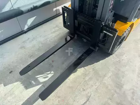 LPG Forklifts 2016  Jungheinrich TFG320s Heftruck (7)