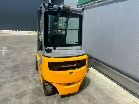 Dieselstapler 2017  Jungheinrich DFG320 Heftruck Diesel (7)