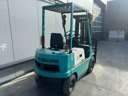 Chariots élévateurs à essence - Mitsubishi FG15 Heftruck Benzine (5)