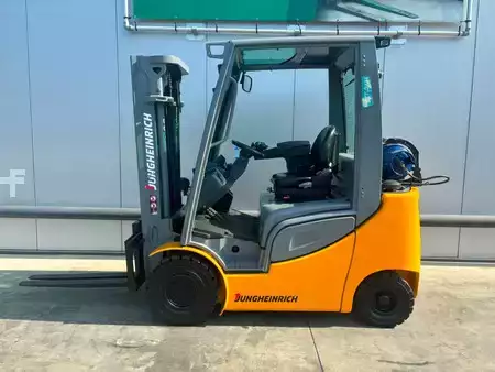 Empilhador a gás 2019  Jungheinrich TFG320s Heftruck (3)