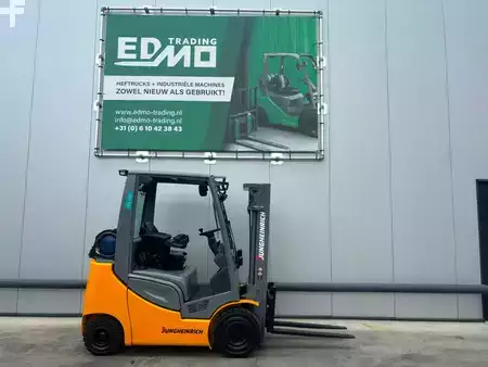 Wózki gazowe 2019  Jungheinrich Heftruck TFG320s (1)