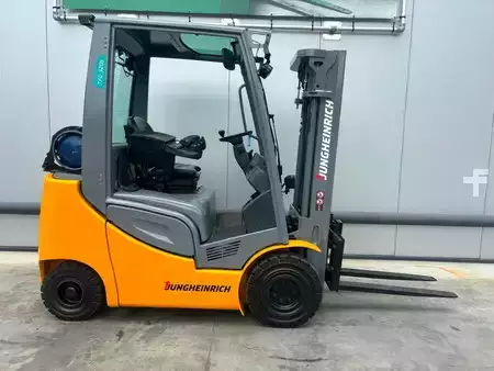 Wózki gazowe 2019  Jungheinrich Heftruck TFG320s (4)