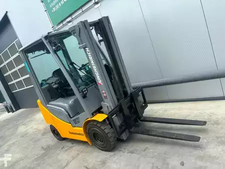 Wózki gazowe 2019  Jungheinrich Heftruck TFG320s (5)
