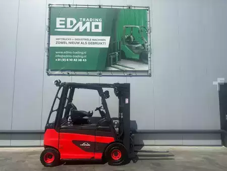 4-wiel elektrische heftrucks 2020  Linde E25 Heftruck (1)