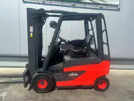 4-wiel elektrische heftrucks 2020  Linde E25 Heftruck (5)