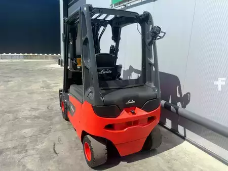 4-wiel elektrische heftrucks 2020  Linde E25 Heftruck (3)