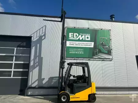 4-wiel elektrische heftrucks 2015  Jungheinrich EFG425s Heftruck (4)