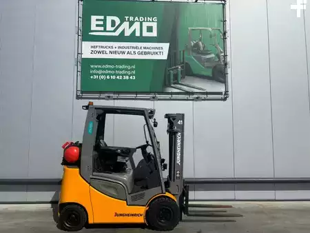 LPG Forklifts 2016  Jungheinrich Heftruck TFG320s (1)