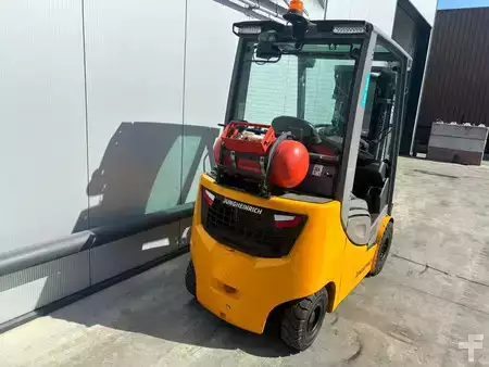 LPG Forklifts 2016  Jungheinrich Heftruck TFG320s (3)