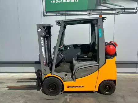 LPG Forklifts 2016  Jungheinrich Heftruck TFG320s (5)