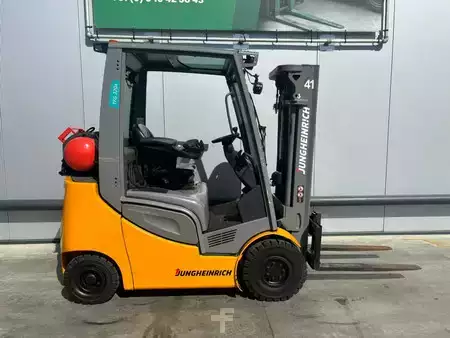 LPG Forklifts 2016  Jungheinrich Heftruck TFG320s (6)