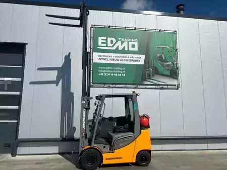 LPG Forklifts 2016  Jungheinrich Heftruck TFG320s (8)