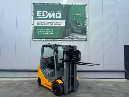 Nestekaasutrukki 2016  Jungheinrich Heftruck TFG320s (1)