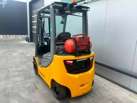 Nestekaasutrukki 2016  Jungheinrich Heftruck TFG320s (4)
