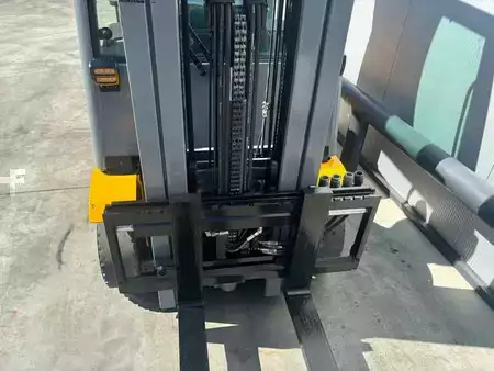 LPG Forklifts 2016  Jungheinrich TFG320s Heftruck (3)