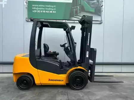 Dízel targoncák 2006  Jungheinrich DFG430 Heftruck Diesel (8)