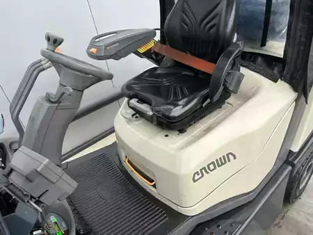 Chariots élévateurs GPL 2021  Crown 2.5 Heftruck (7)