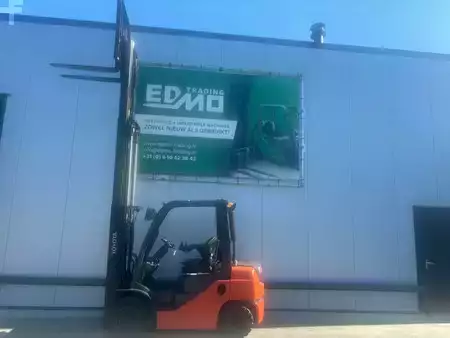 Diesel heftrucks 2016  Toyota 06-8FD25F Heftruck Diesel (4)