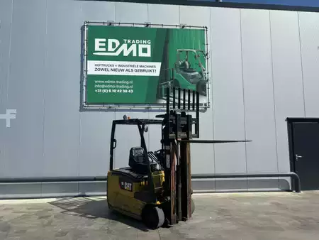 Chariots électriques à 4 roues 2014  CAT Lift Trucks EP16 Heftruck (5)