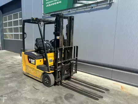 4-wiel elektrische heftrucks 2014  CAT Lift Trucks EP16 Heftruck (3)