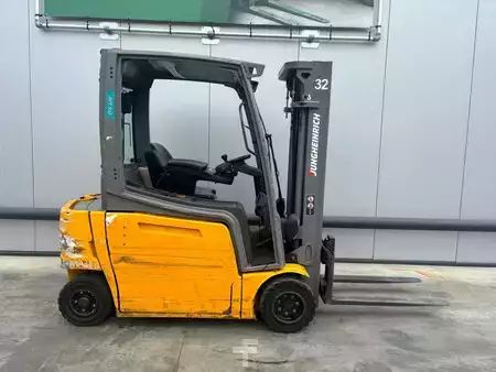 Eléctrico - 4 rodas 2016  Jungheinrich EFG320 Heftruck (4)