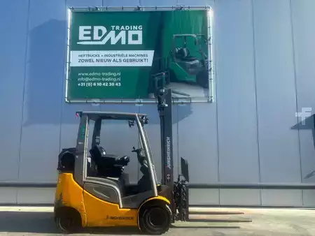 Chariots élévateurs GPL 2016  Jungheinrich TFG320s Heftruck (1)