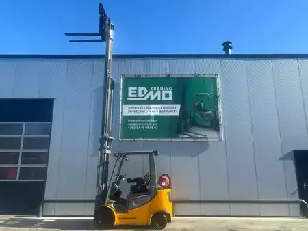 Chariots élévateurs GPL 2016  Jungheinrich TFG320s Heftruck (2)