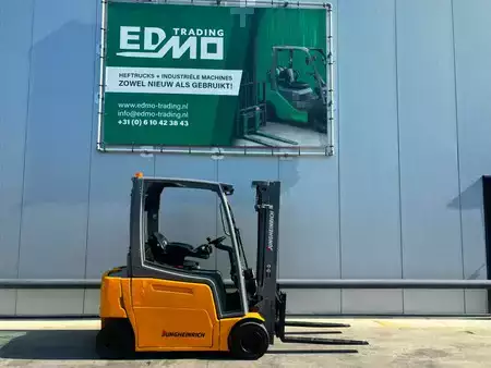 Eléctrico - 4 rodas 2016  Jungheinrich EFG320 Heftruck (1)