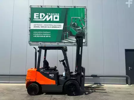 Diesel Forklifts 2013  Doosan D30S-5 Heftruck Diesel (1)