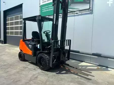 Diesel Forklifts 2013  Doosan D30S-5 Heftruck Diesel (7)