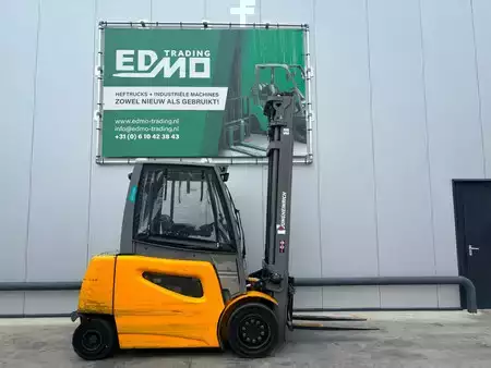 Elektryczne 4-kołowe 2019  Jungheinrich EFG535ks Heftruck (1)