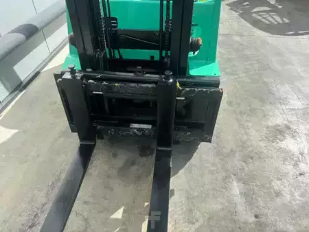 Diesel gaffeltruck - Mitsubishi FD15 Heftruck Diesel (9)