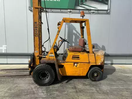 Dieseltrukki - Komatsu FD 2.5 Heftruck Diesel (9)