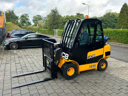 Wózki gazowe 2016  JCB Teletruck TLT30KG (2)
