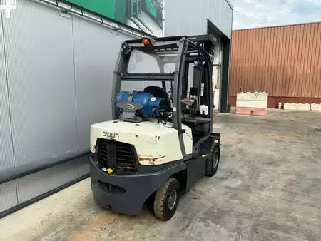 Nestekaasutrukki 2020  Crown 2.5 Heftruck (3)