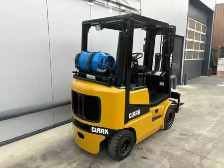 Gas truck 1999  Clark CP 16 Heftruck (3)