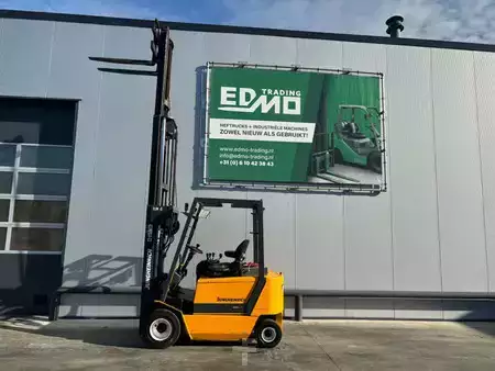 Chariots électriques à 4 roues 1999  Jungheinrich EFG 425 Heftruck (2)