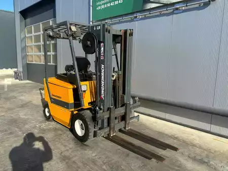 Chariots électriques à 4 roues 1999  Jungheinrich EFG 425 Heftruck (7)