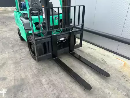 Carrelli elevatori GPL 2018  Mitsubishi FG35NT Heftruck (5)