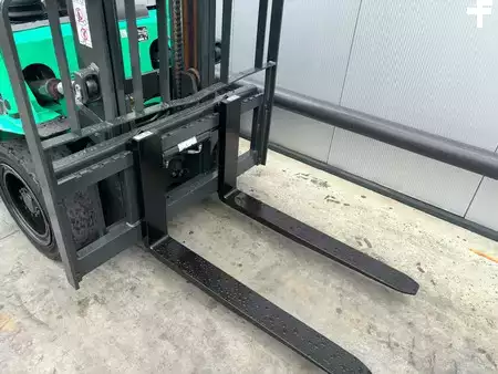 Carrelli elevatori GPL 2018  Mitsubishi FG35NT Heftruck (6)