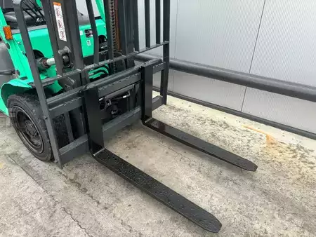 Carrelli elevatori GPL 2019  Mitsubishi FG35NT Heftruck (4)