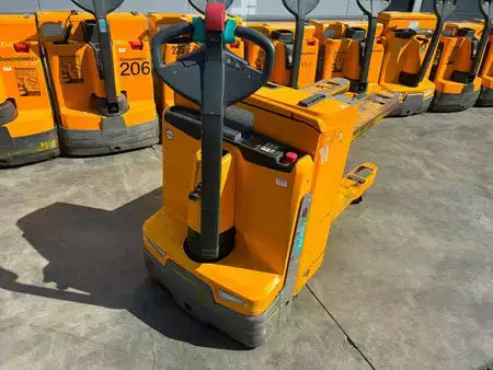 Hand Pallet Trucks 2019  Jungheinrich EJE 20 Palletwagen (1)